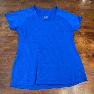 Mountain Hardwear blue t shirt size large Crewneck